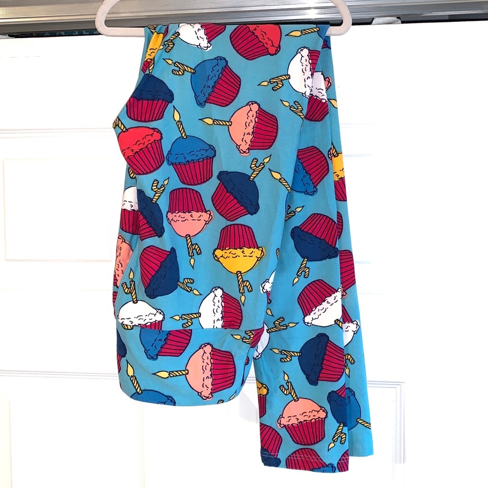 LULAROE CUPCAKE Leggings one size
